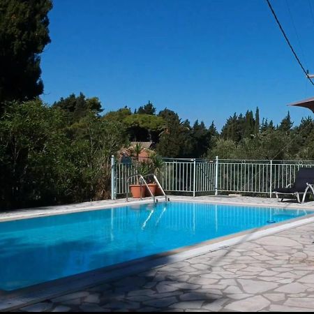 Gastouri Villa Pascalia With Heated Pool In October And Views Achílleion Dış mekan fotoğraf