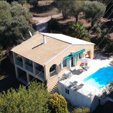 Gastouri Villa Pascalia With Heated Pool In October And Views Achílleion Dış mekan fotoğraf
