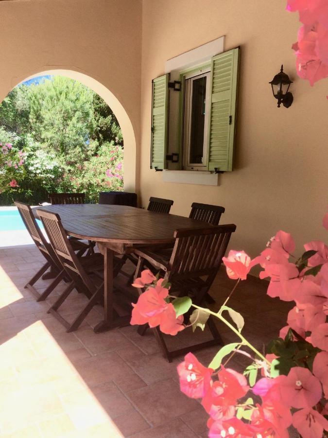 Gastouri Villa Pascalia With Heated Pool In October And Views Achílleion Dış mekan fotoğraf