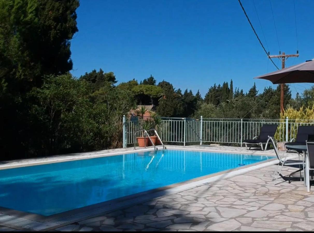 Gastouri Villa Pascalia With Heated Pool In October And Views Achílleion Dış mekan fotoğraf